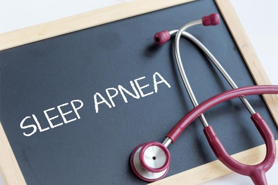 أسباب انقطاع النفس أثناء النوم